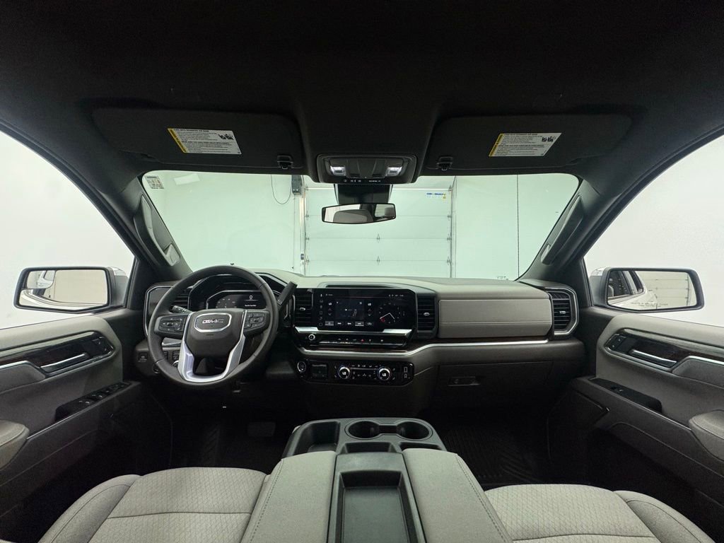Used 2025 GMC Sierra 1500 SLE image 3