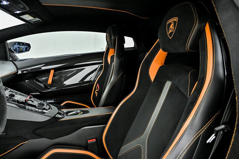 Used 2019 Lamborghini Aventador SVJ AWD/4WD image 23