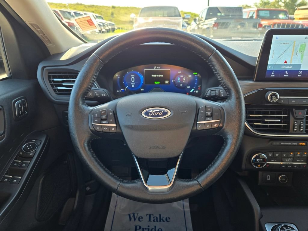 Used 2020 Ford Escape Titanium w/ Titanium Premium Package 2.0 AWD/4WD image 18