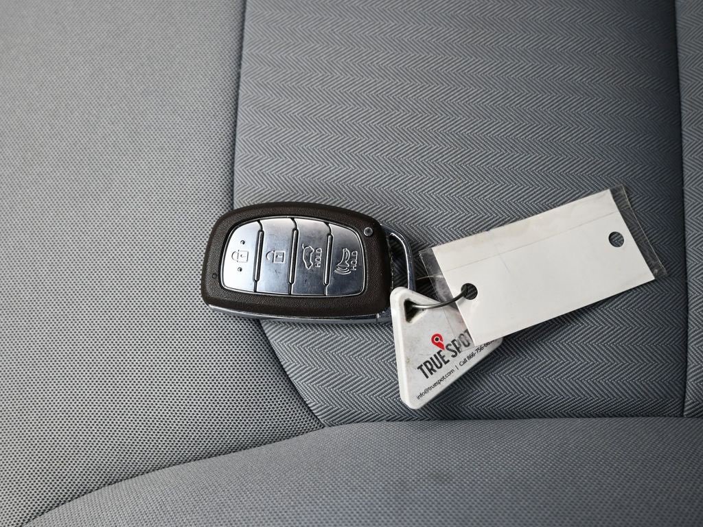 Used 2021 Hyundai Ioniq SE image 26