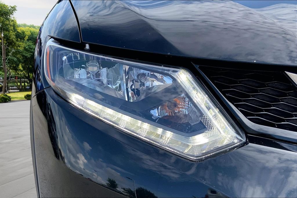 Used 2016 Nissan Rogue S FWD image 31