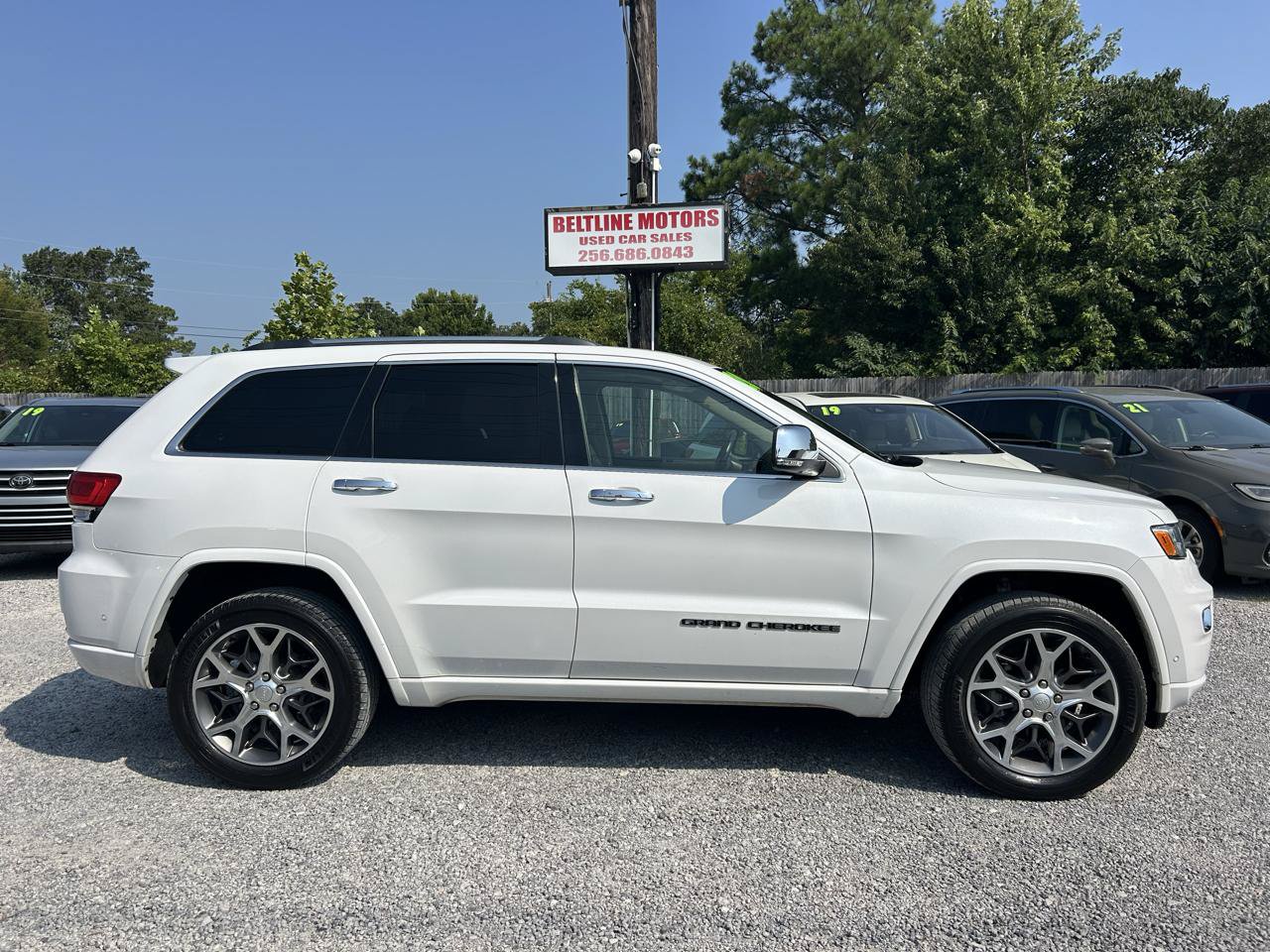 Used 2020 Jeep Grand Cherokee Overland AWD/4WD image 3