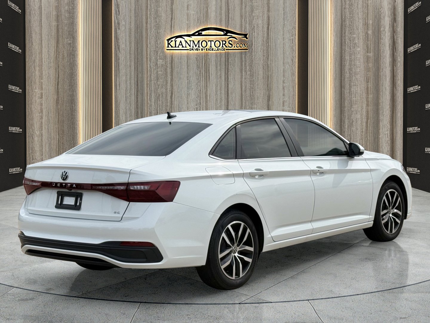 Used 2025 Volkswagen Jetta SE FWD image 8
