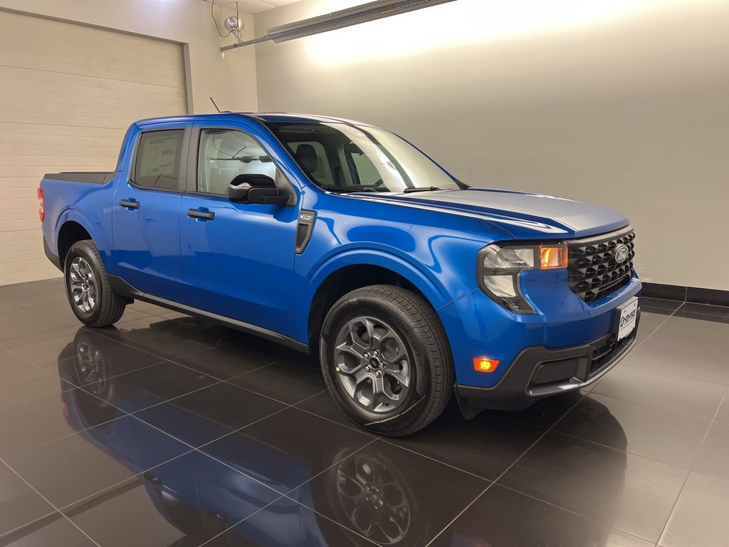 New 2025 Ford Maverick XLT w/ XLT Luxury Package