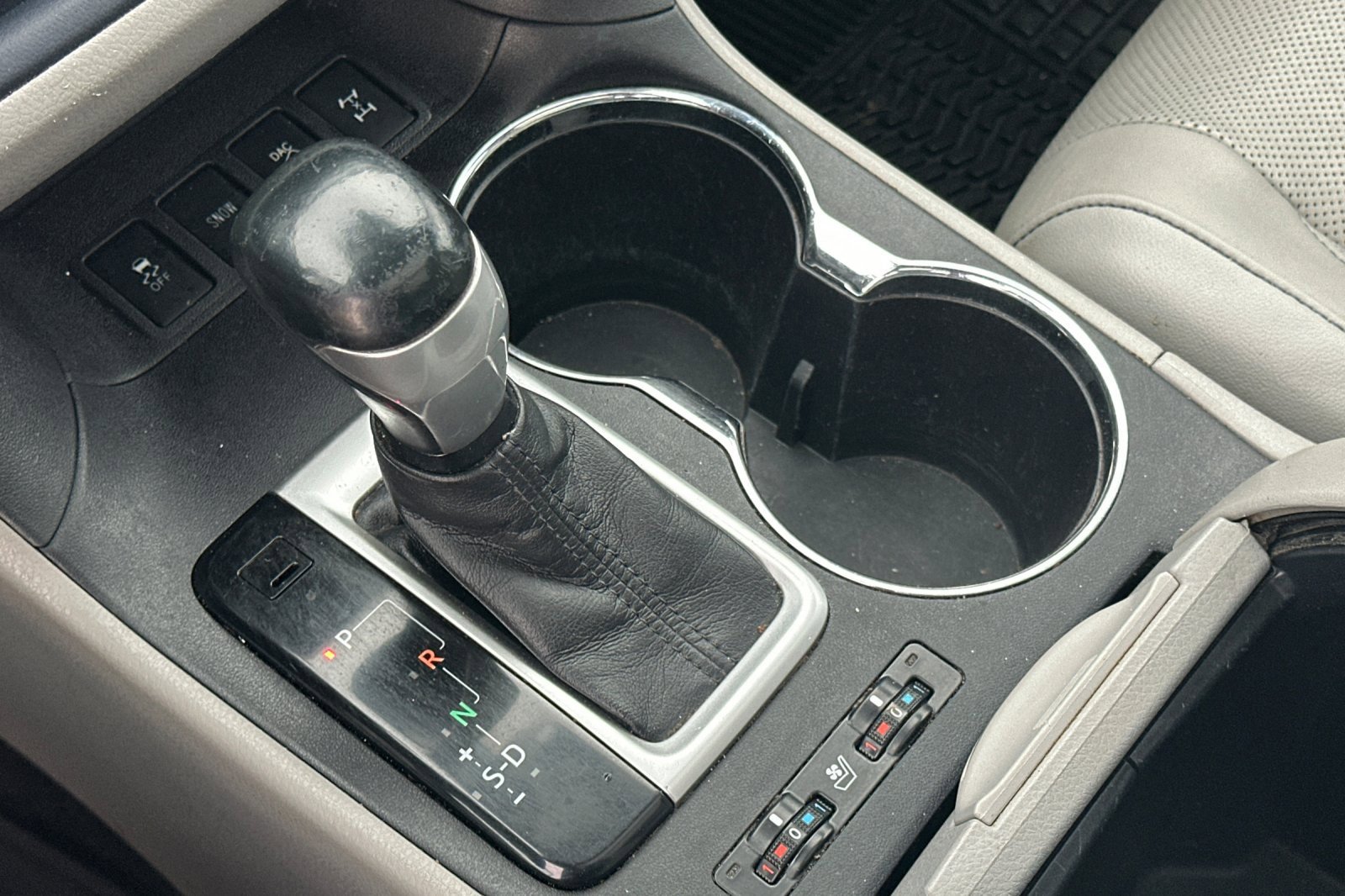 Used 2016 Toyota Highlander Limited image 33