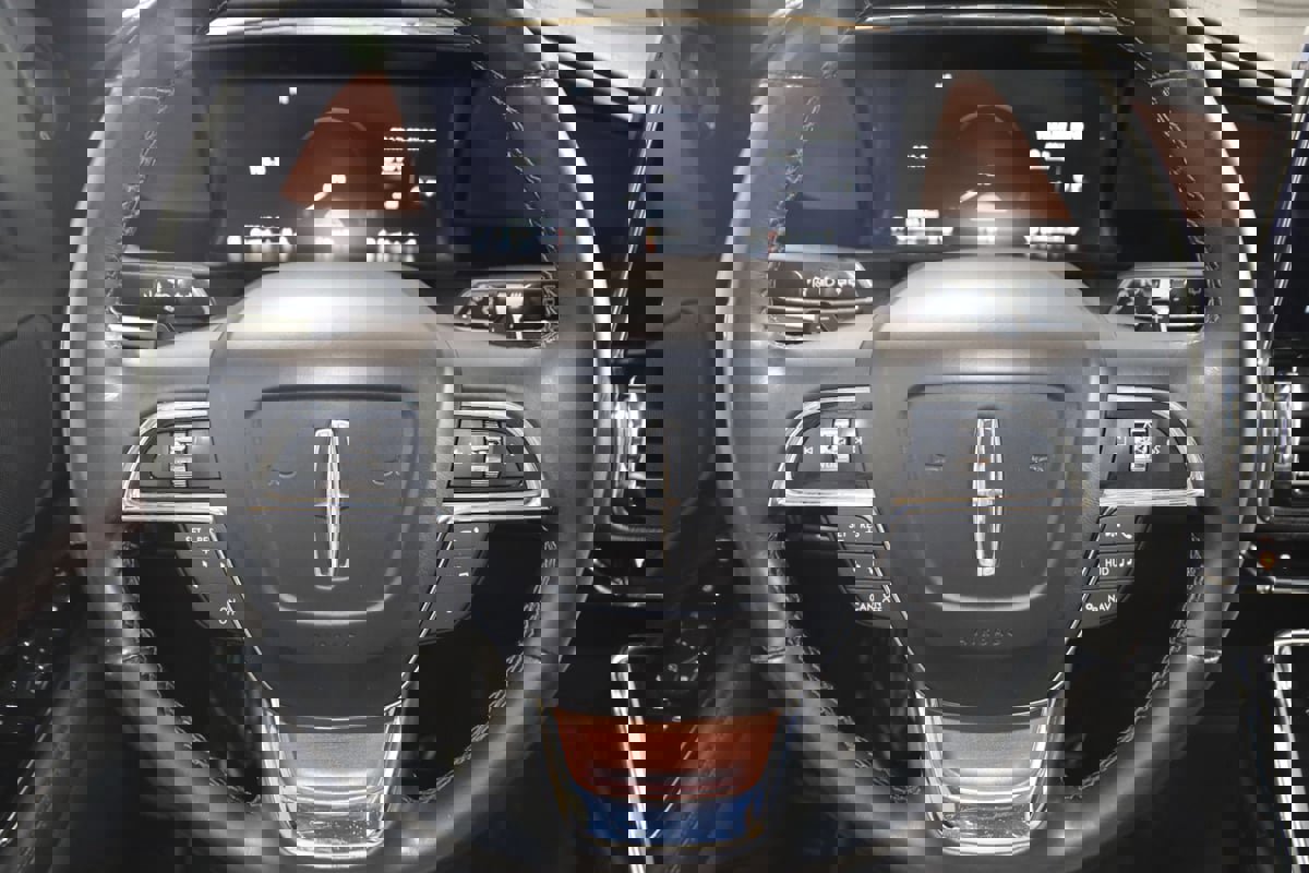 Used 2020 Lincoln Navigator L Reserve w/ Equipment Group 208A Reserve image 41