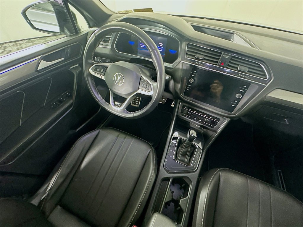 Used 2023 Volkswagen Tiguan SE R-Line image 9