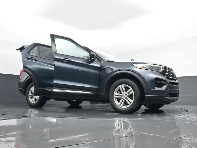 Used 2024 Ford Explorer XLT AWD/4WD image 33