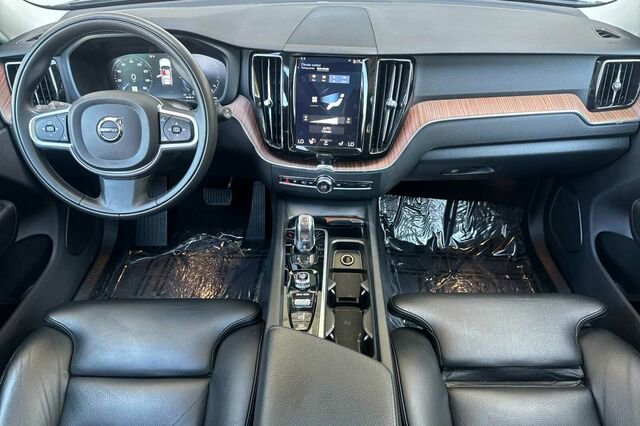 Used 2019 Volvo XC60 T8 Momentum w/ Premium Package AWD/4WD image 13