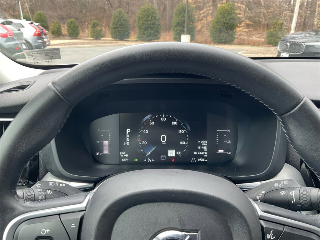 Used 2019 Volvo XC60 T6 Momentum w/ Premium Package image 18