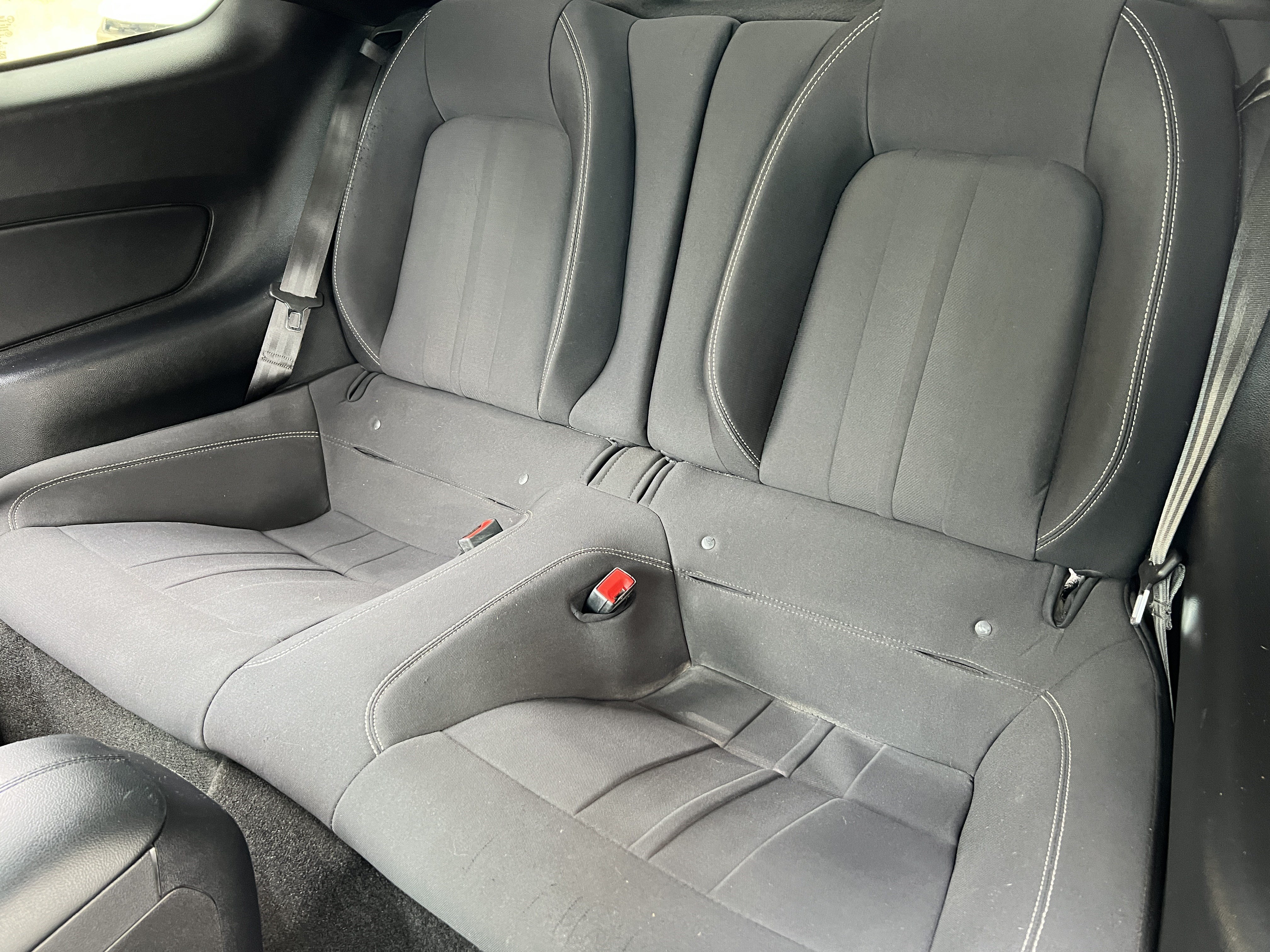 Used 2018 Ford Mustang Coupe w/ Equipment Group 101A RWD image 12
