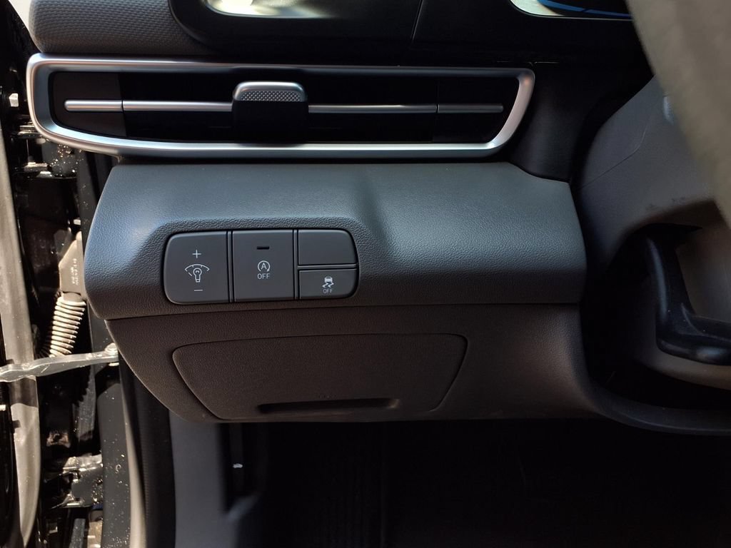 Used 2024 Hyundai Elantra SE FWD image 14