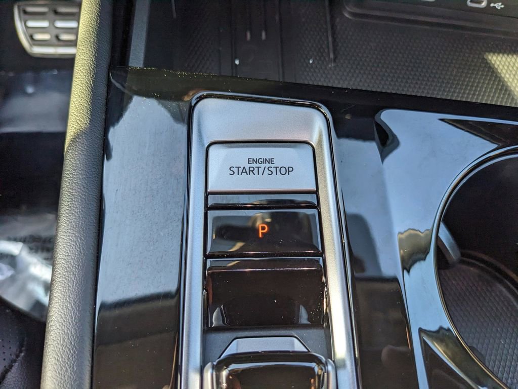 Used 2025 Volkswagen Atlas SEL Premium R-Line image 26