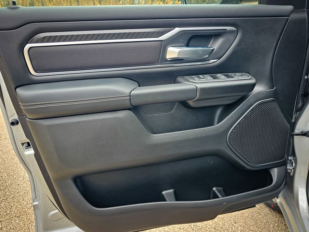 New 2026 RAM 1500 4x4 Crew Cab image 11