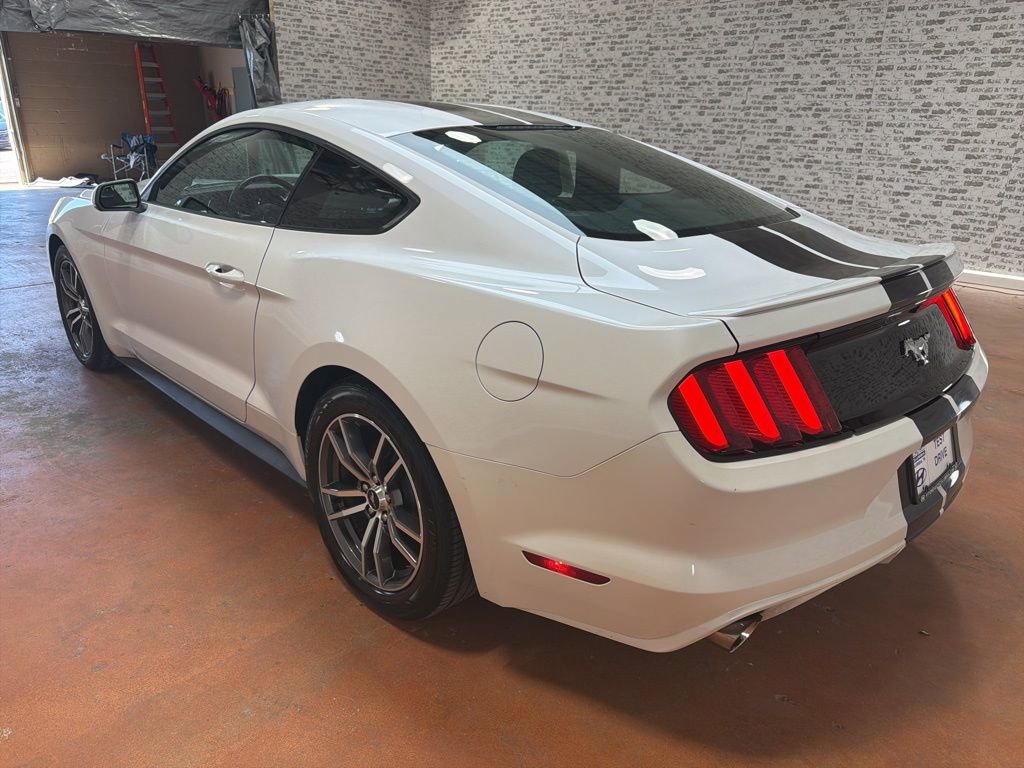 Used 2017 Ford Mustang Coupe image 5