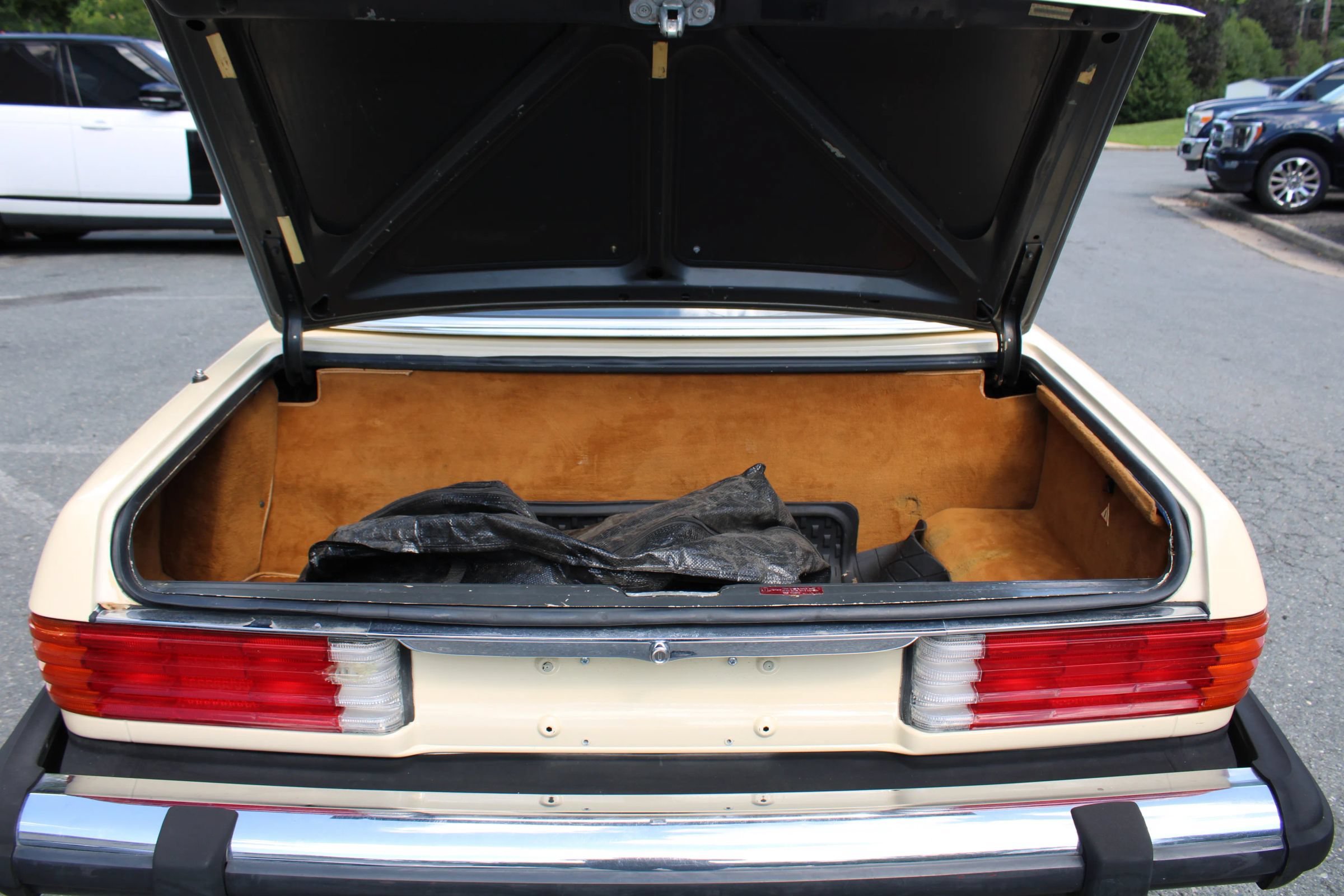 Used 1987 Mercedes-Benz 560 SL image 21