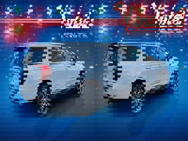 New 2026 GMC Yukon XL Denali w/ Denali Reserve Package image 5