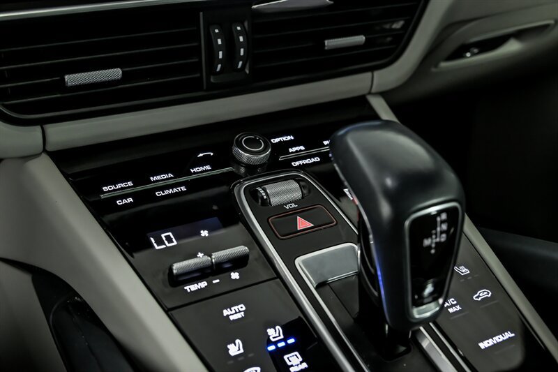 Used 2020 Porsche Cayenne S AWD/4WD image 28