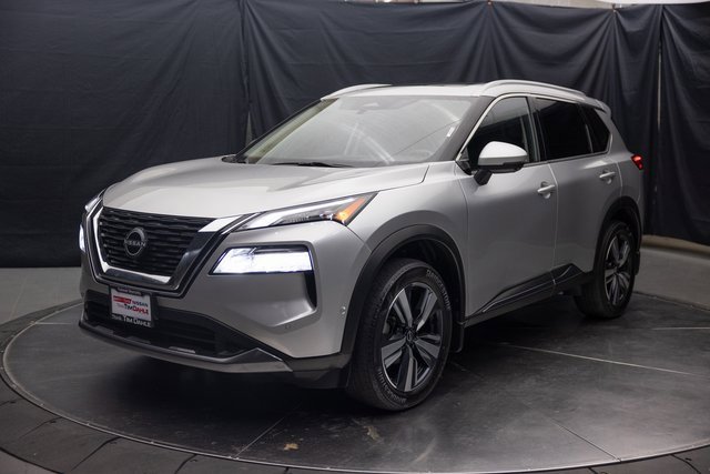 Used 2023 Nissan Rogue SL w/ SL Premium Package image 4