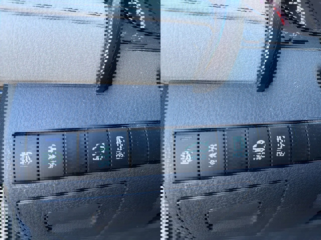 Used 2024 Toyota Camry SE image 11