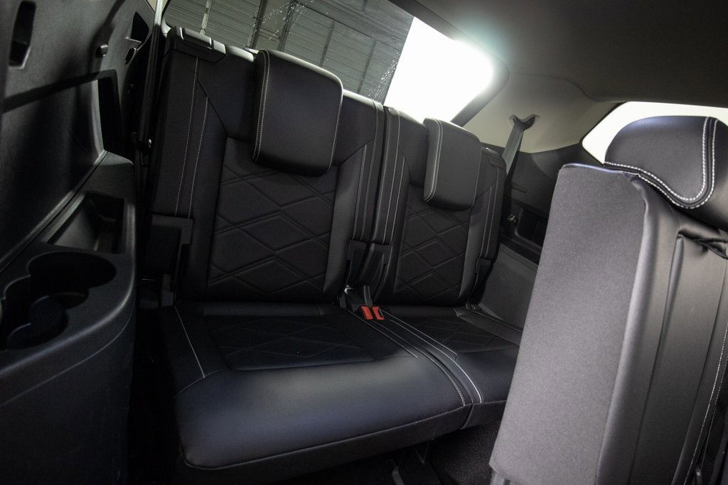 Used 2025 Volkswagen Atlas SE image 10