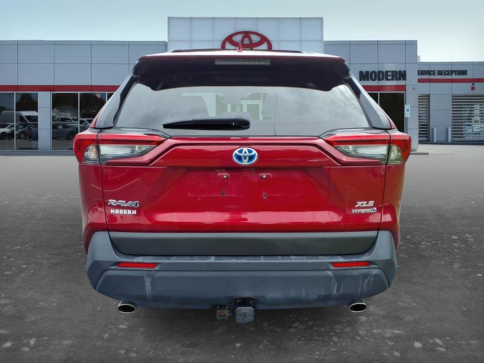 Used 2021 Toyota RAV4 XLE Premium AWD/4WD image 4