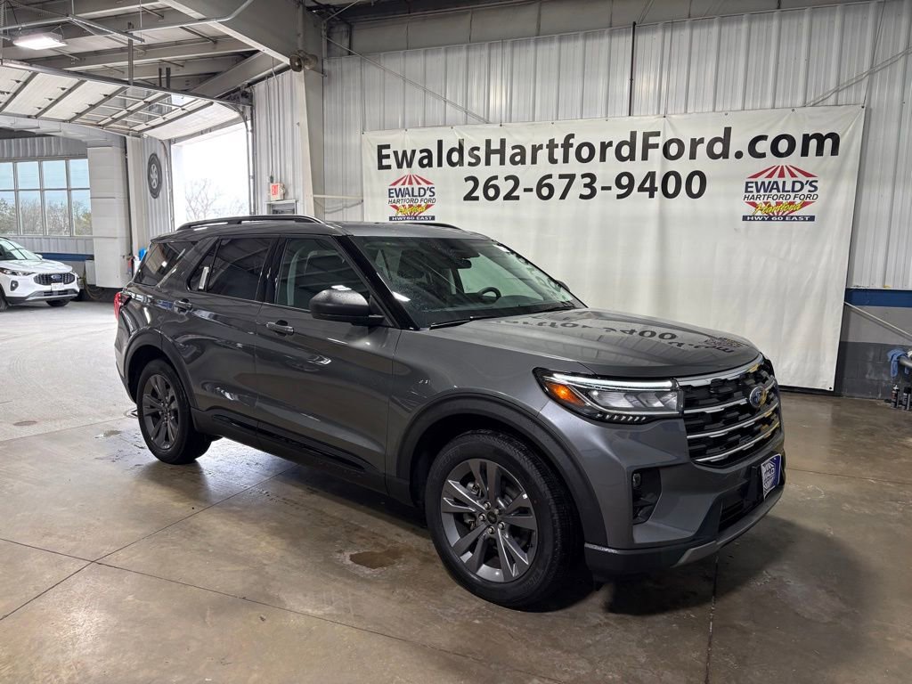 New 2026 Ford Explorer Active w/ Active Comfort Package image 2