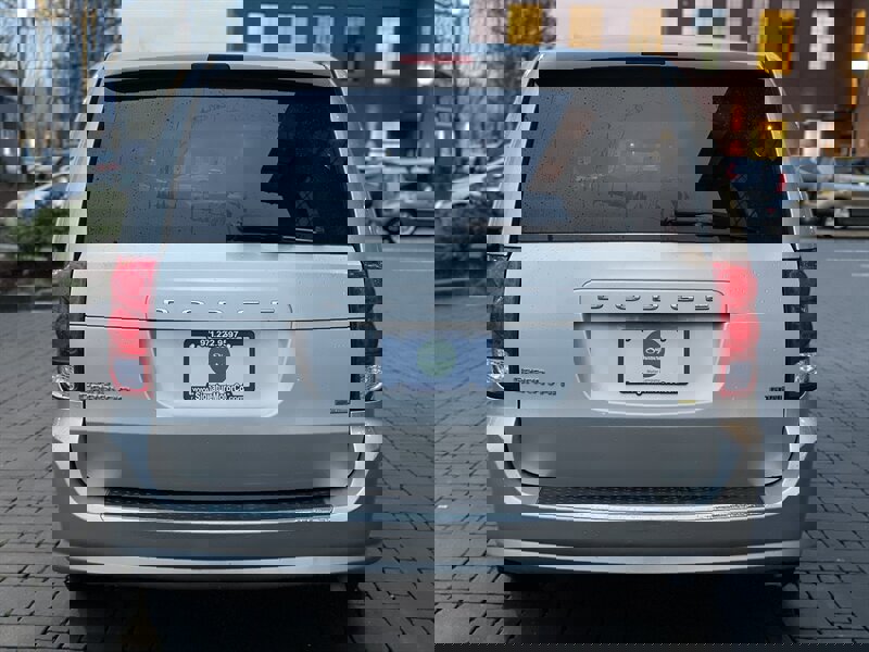 Used 2015 Dodge Grand Caravan SE w/ Quick Order Package 29E SE image 3