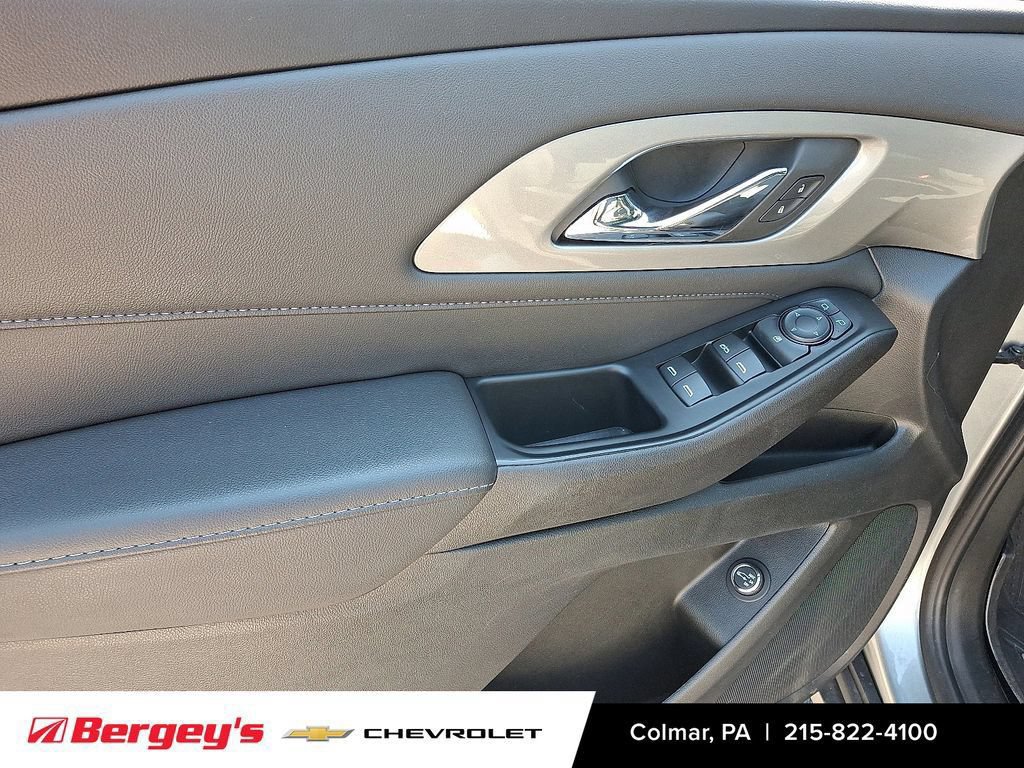 Used 2023 Chevrolet Traverse LT w/ LPO, Floor Liner Package AWD/4WD image 15