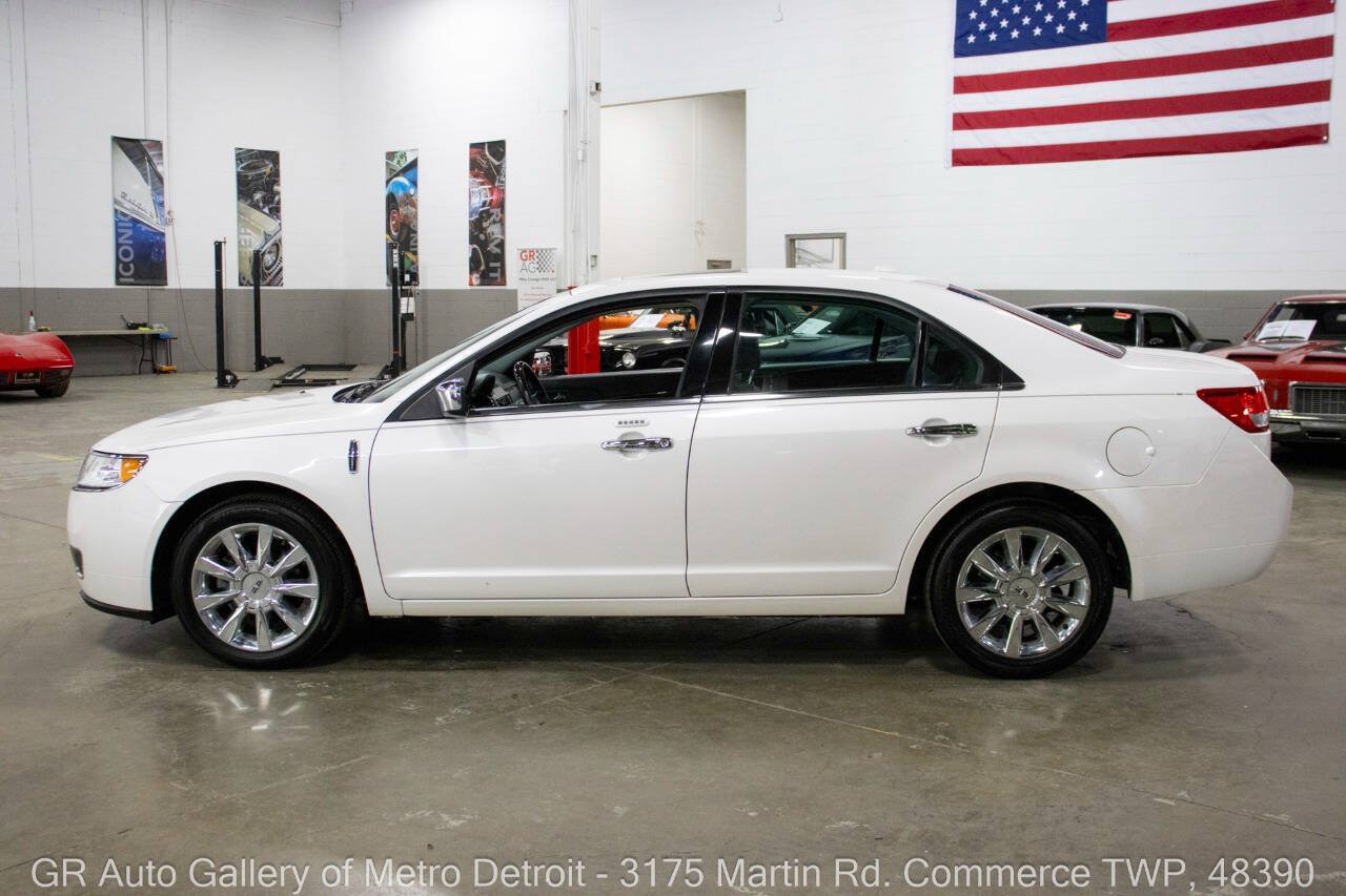 Used 2012 Lincoln MKZ FWD image 3