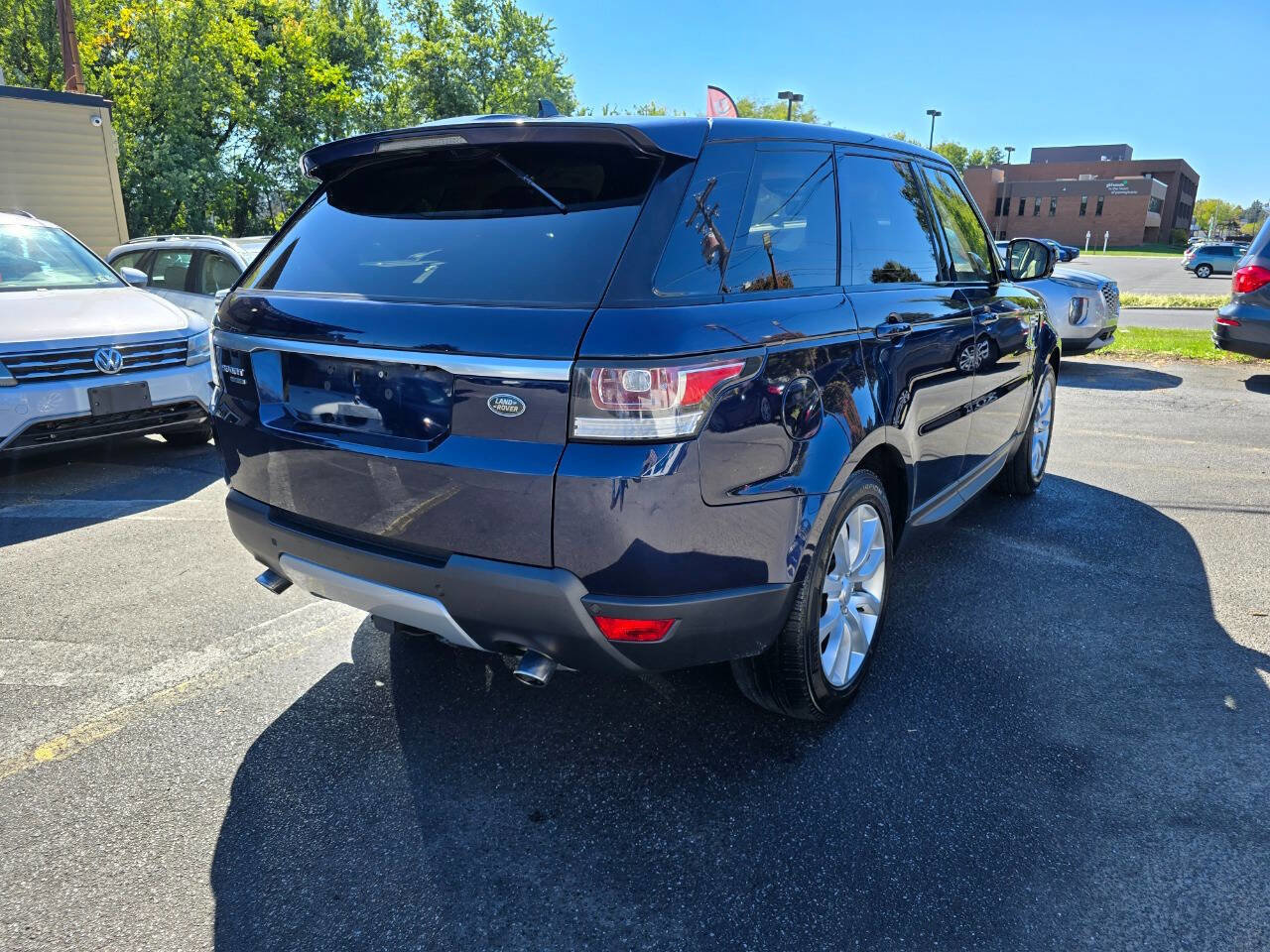 Used 2016 Land Rover Range Rover Sport HSE AWD/4WD image 3