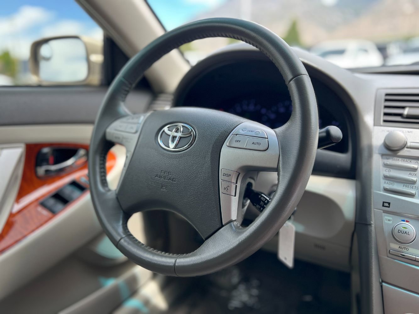 Used 2011 Toyota Camry XLE FWD image 11