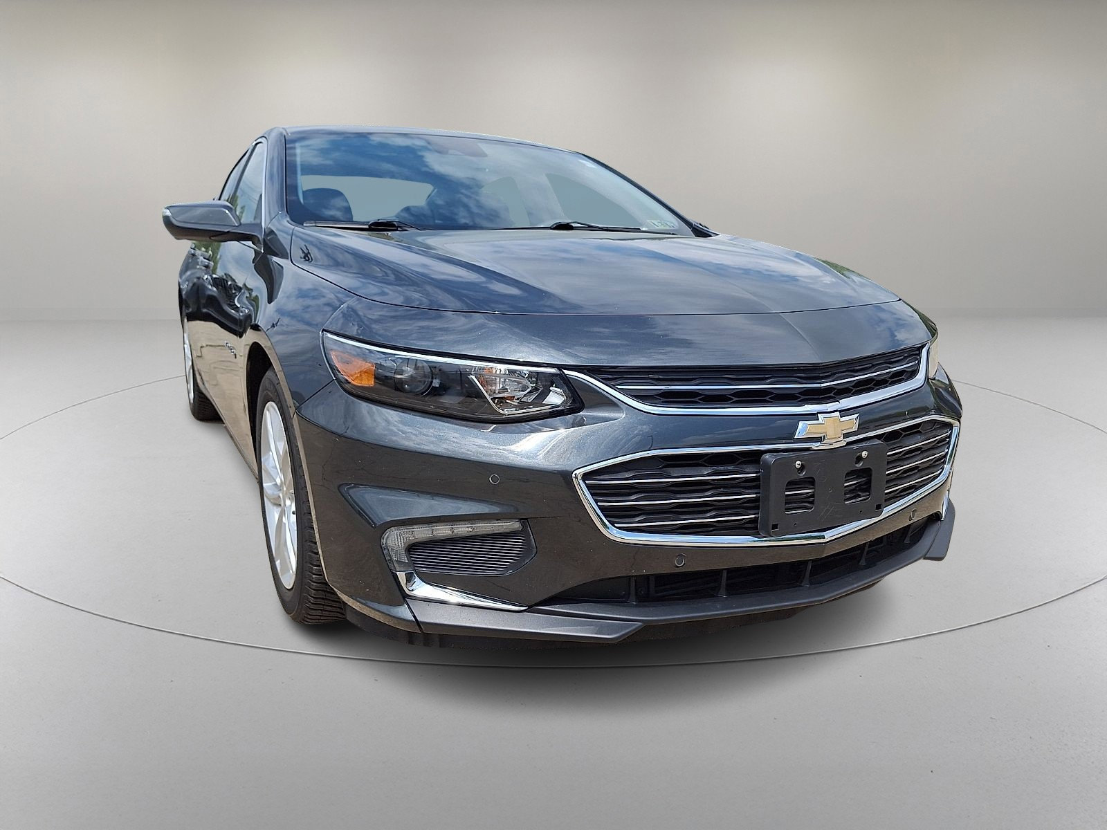 Used 2016 Chevrolet Malibu Hybrid w/ Leather Package FWD image 2