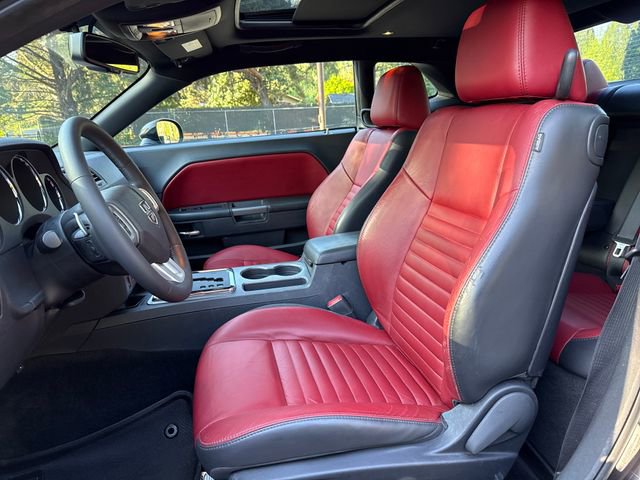 Used 2014 Dodge Challenger R/T Plus RWD image 10