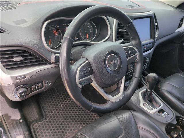 Used 2016 Jeep Cherokee Trailhawk w/ Comfort/Convenience Group image 10