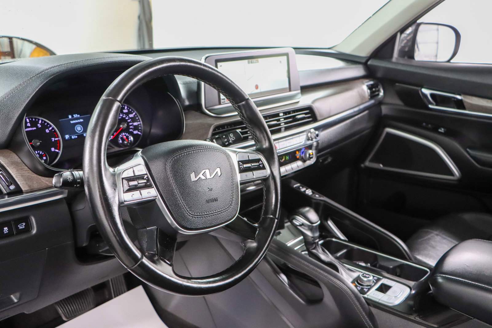 Used 2022 Kia Telluride EX w/ EX Premium Package image 23