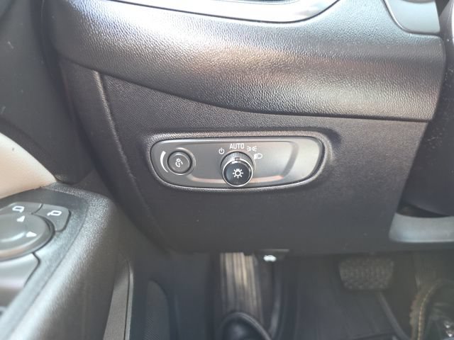 Used 2018 Chevrolet Equinox LS FWD image 15