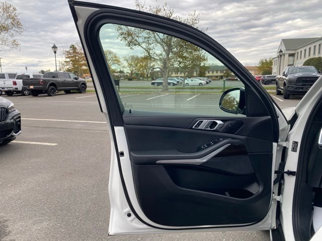 Used 2022 BMW X5 xDrive40i w/ Premium Package image 24