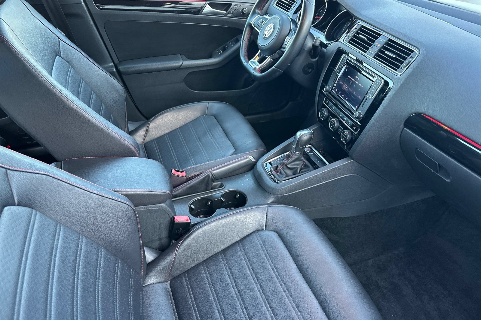 Used 2017 Volkswagen Jetta GLI FWD image 14