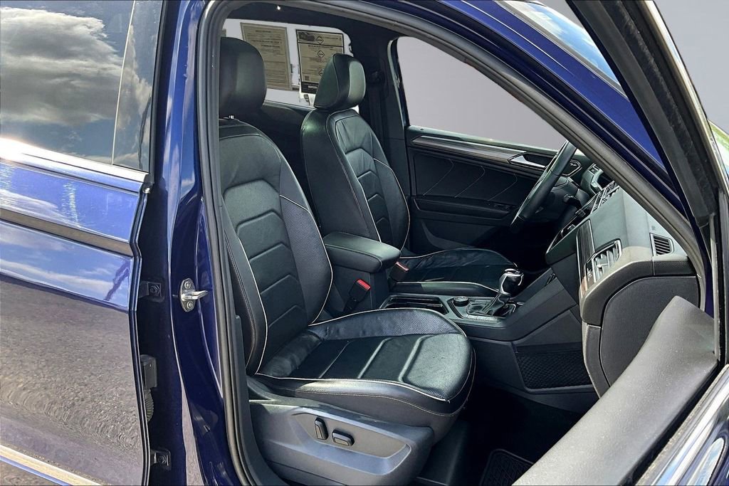 Used 2022 Volkswagen Tiguan SEL R-Line AWD/4WD image 30