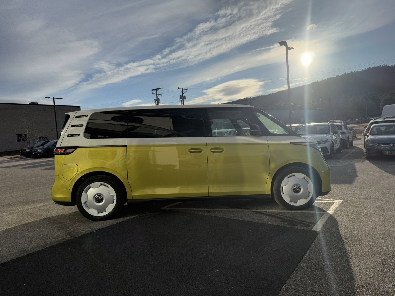 New 2025 Volkswagen ID. Buzz 1st Edition image 4