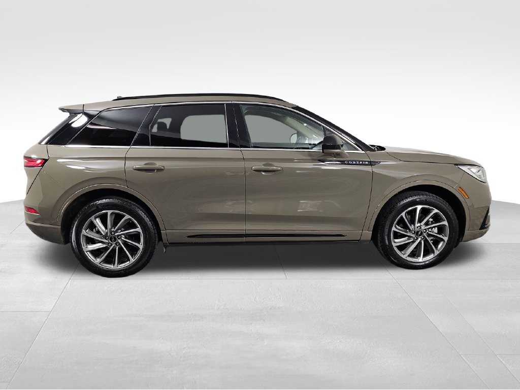 Certified 2025 Lincoln Corsair Grand Touring AWD/4WD image 8