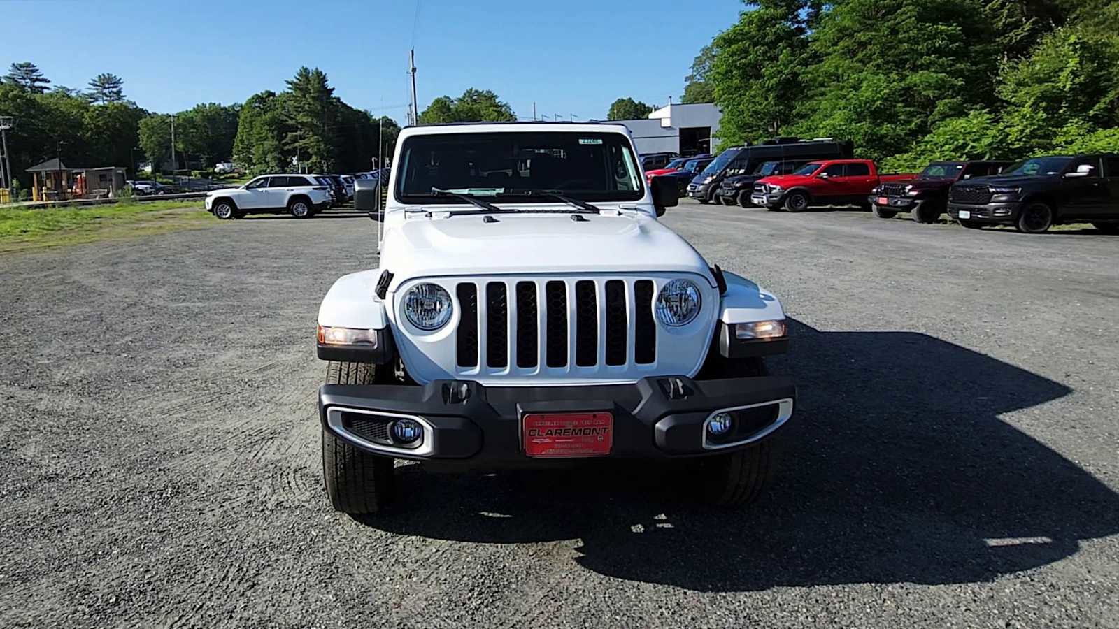 New 2023 Jeep Gladiator Sport image 3