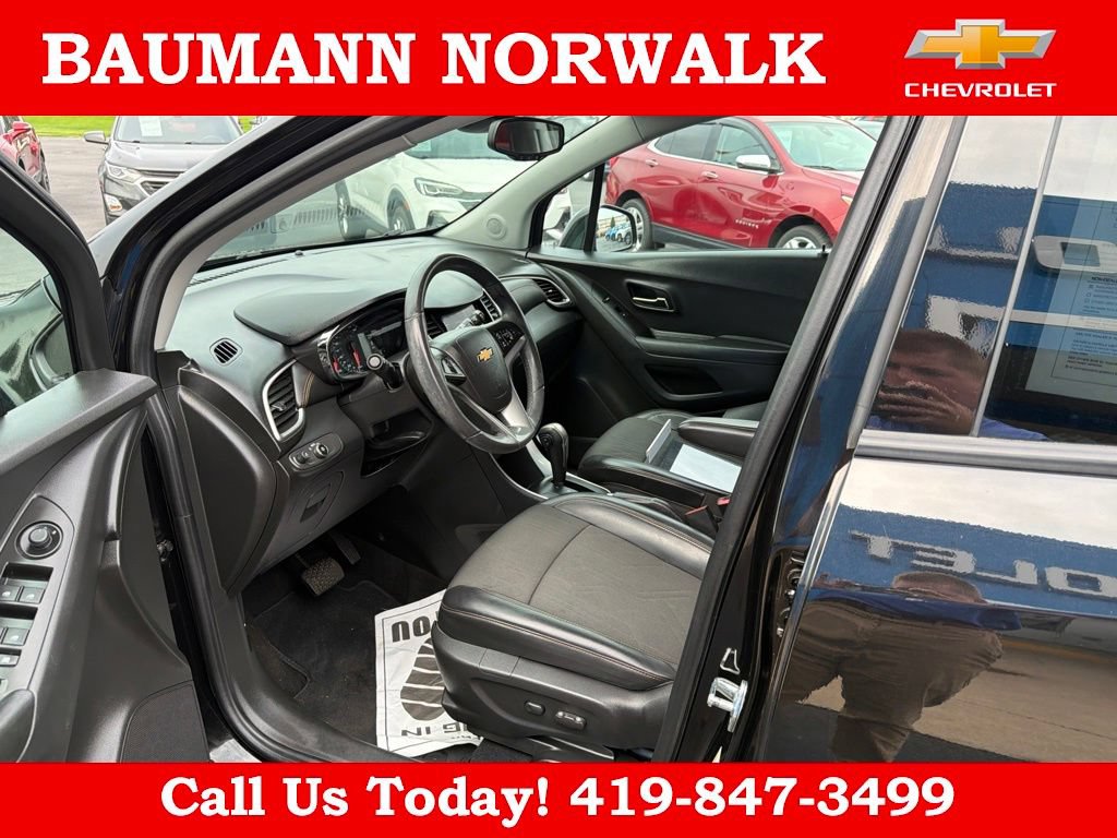 Used 2022 Chevrolet Trax LT w/ LT Convenience Package FWD image 13