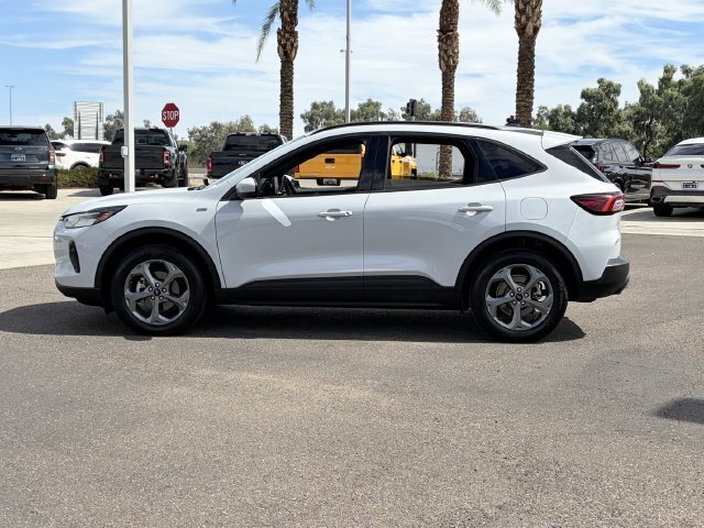 Used 2025 Ford Escape ST-Line Select AWD/4WD image 9