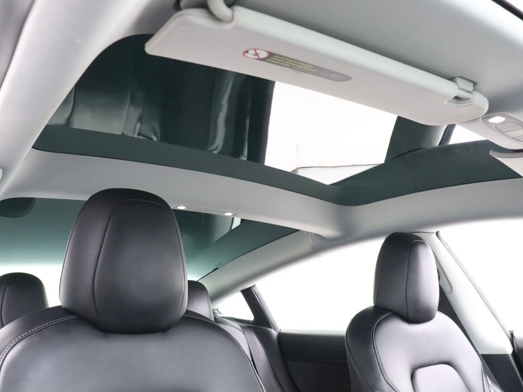 Used 2021 Tesla Model 3 Performance image 28