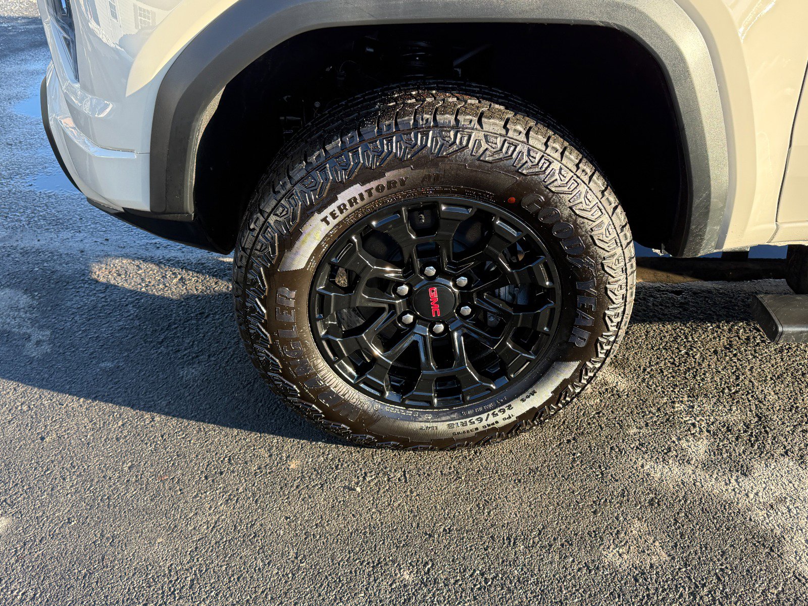 New 2026 GMC Canyon Elevation w/ LPO, Sports Bar Package image 9