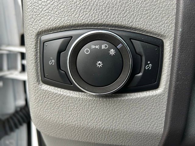 Used 2022 Ford E-450 and Econoline 450 Super Duty w/ Power Windows & Locks Group image 17