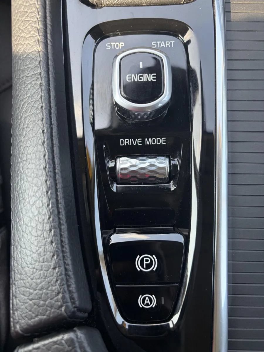 Used 2017 Volvo S90 T6 Momentum w/ Climate Package AWD/4WD image 22