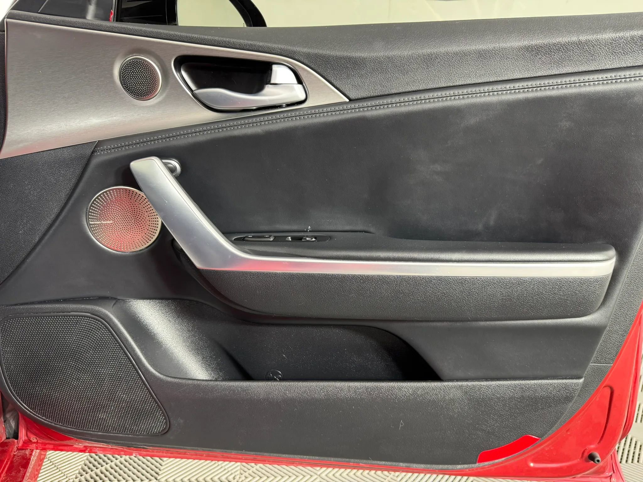 Used 2018 Kia Stinger GT2 AWD/4WD image 45